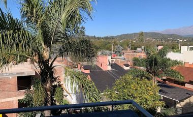 VENTA CASA B° LOS PERALES - 4 AMBIENTES