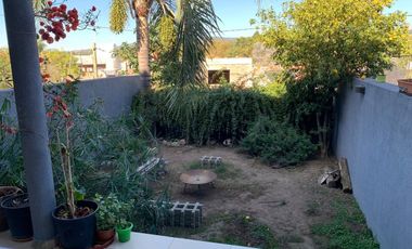 VENTA CASA B° LOS PERALES - 4 AMBIENTES