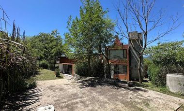VENTA CASA 3 DORM 1600m2 - B° LOS PERALES