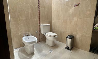 VENTA CASA 3 DORM 1600m2 - B° LOS PERALES