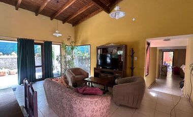 VENTA CASA 3 DORM 1600m2 - B° LOS PERALES