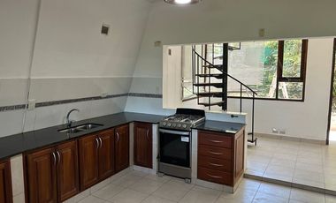 VENTA CASA 3 DORM 1600m2 - B° LOS PERALES