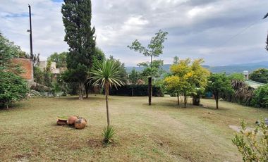VENTA CASA 3 DORM 1600m2 - B° LOS PERALES
