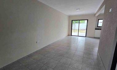 CASA EN VENTA EN RECONQUISTA ( 4BV)