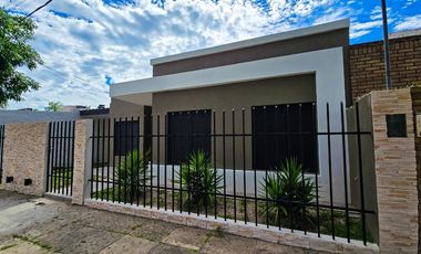CASA EN VENTA EN RECONQUISTA ( 4BV)