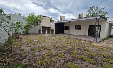 CASA EN VENTA EN RECONQUISTA ( 4BV)