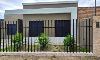 CASA EN VENTA EN RECONQUISTA ( 4BV)
