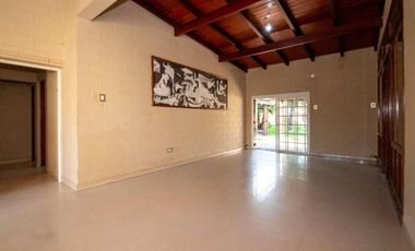 Casa en alquiler Barrio Sarmiento