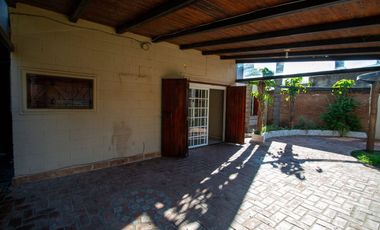 Casa en alquiler Barrio Sarmiento