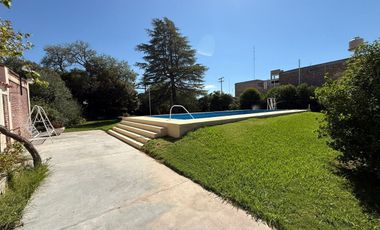CHALET EN ALQUILER. 3 HABITACIONES, 2 BAÑOS.POCITO