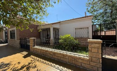CHALET EN ALQUILER. 3 HABITACIONES, 2 BAÑOS.POCITO