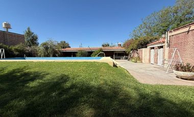 CHALET EN ALQUILER. 3 HABITACIONES, 2 BAÑOS.POCITO