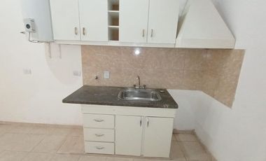 CASA MAS 2 DEPARTAMENTOS. B° PIUQUÉN, RIVADAVIA