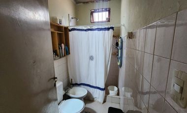 CASA DE 2 HABITACIONES. BARRIO AMISTAD. CHIMBAS