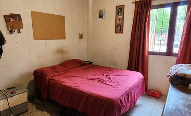 CASA DE 2 HABITACIONES. BARRIO AMISTAD. CHIMBAS