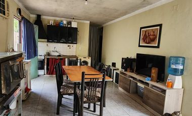CASA DE 2 HABITACIONES. BARRIO AMISTAD. CHIMBAS