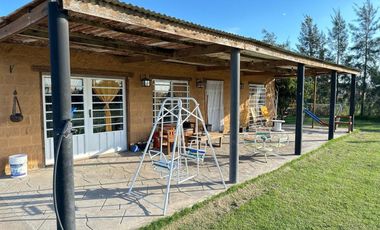 VENTA CASA 2 AMBIENTES C/ PARQUE Y PILETA EN MONTE