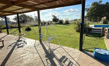 VENTA CASA 2 AMBIENTES C/ PARQUE Y PILETA EN MONTE