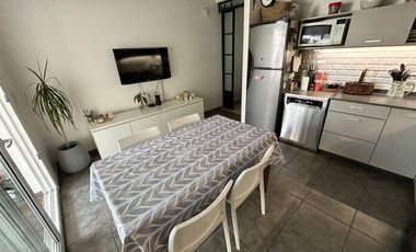 DUPLEX 4 AMB EN VENTA EN VILLA ADELINA CON JARDIN