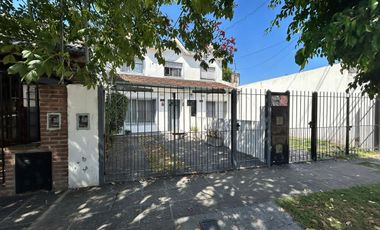 DUPLEX 4 AMB EN VENTA EN VILLA ADELINA CON JARDIN