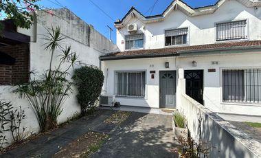 DUPLEX 4 AMB EN VENTA EN VILLA ADELINA CON JARDIN