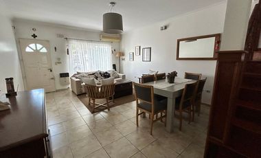 DUPLEX 4 AMB EN VENTA EN VILLA ADELINA CON JARDIN