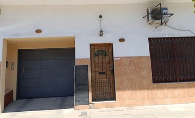 PH de 2 ambientes en Valentín Alsina - Cochera