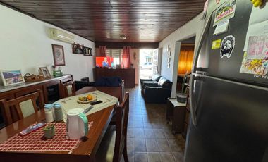 CASA EN VENTA EN VEDIA CON PATIO Y GARAGE