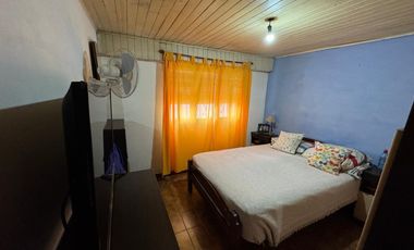 CASA EN VENTA EN VEDIA CON PATIO Y GARAGE