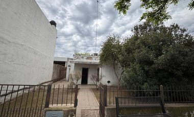 CASA EN VENTA EN BRAGADO A REFACCIONAR
