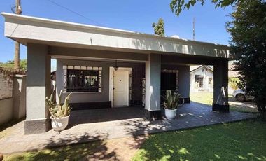 VENTA CASA QUINTA + CASA CASEROS  LA REJA MORENO