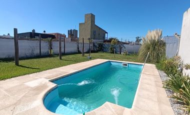 Venta de casa a estrenar con pileta Villa Ramallo