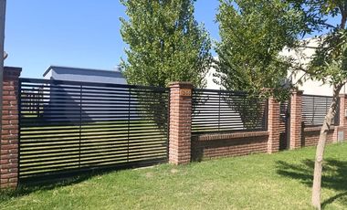 Venta de casa a estrenar con pileta Villa Ramallo