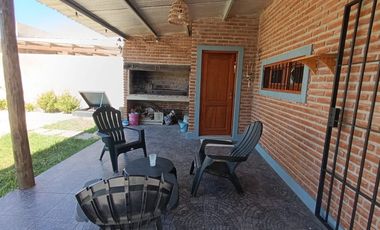 Venta de casa a estrenar con pileta Villa Ramallo