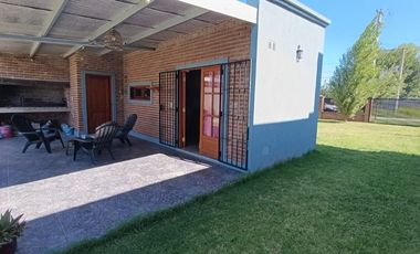 Venta de casa a estrenar con pileta Villa Ramallo