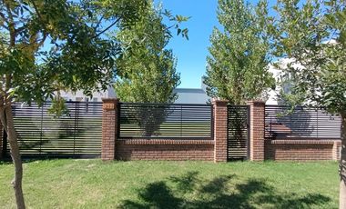 Venta de casa a estrenar con pileta Villa Ramallo