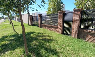 Venta de casa a estrenar con pileta Villa Ramallo