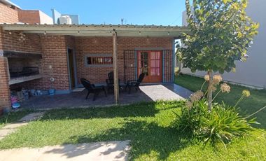 Venta de casa a estrenar con pileta Villa Ramallo