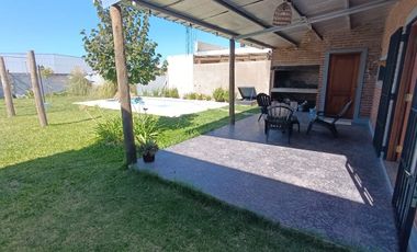 Venta de casa a estrenar con pileta Villa Ramallo