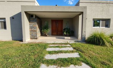 ALQUILER CASA AMOBLADA DE CATEGORIA