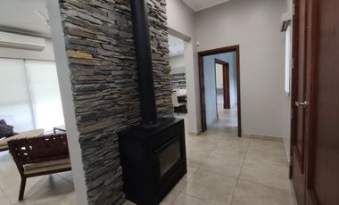 ALQUILER CASA AMOBLADA DE CATEGORIA