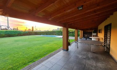 Casa quinta en venta APTO BANCO en La Hermosura