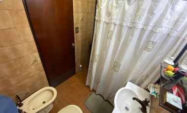 VENTA 2 CASAS DE 3 AMB CON COCHERA - V.ALSINA