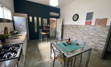 VENTA 2 CASAS DE 3 AMB CON COCHERA - V.ALSINA