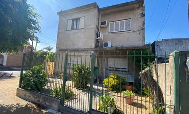 VENTA 2 CASAS DE 3 AMB CON COCHERA - V.ALSINA