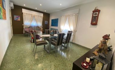 VENTA 2 CASAS DE 3 AMB CON COCHERA - V.ALSINA