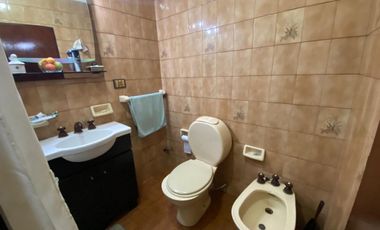 VENTA 2 CASAS DE 3 AMB CON COCHERA - V.ALSINA