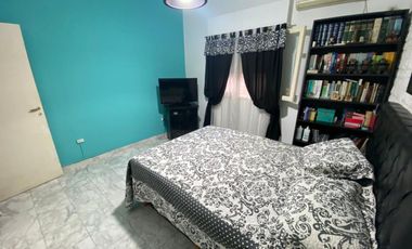 VENTA 2 CASAS DE 3 AMB CON COCHERA - V.ALSINA
