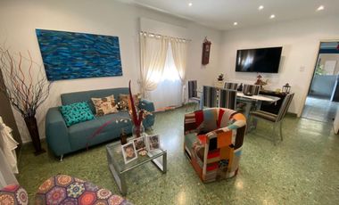 VENTA 2 CASAS DE 3 AMB CON COCHERA - V.ALSINA