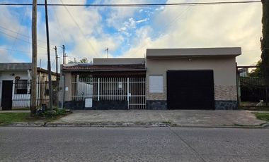 Venta Casa 5 ambientes con parque, quincho y parrilla en San Miguel